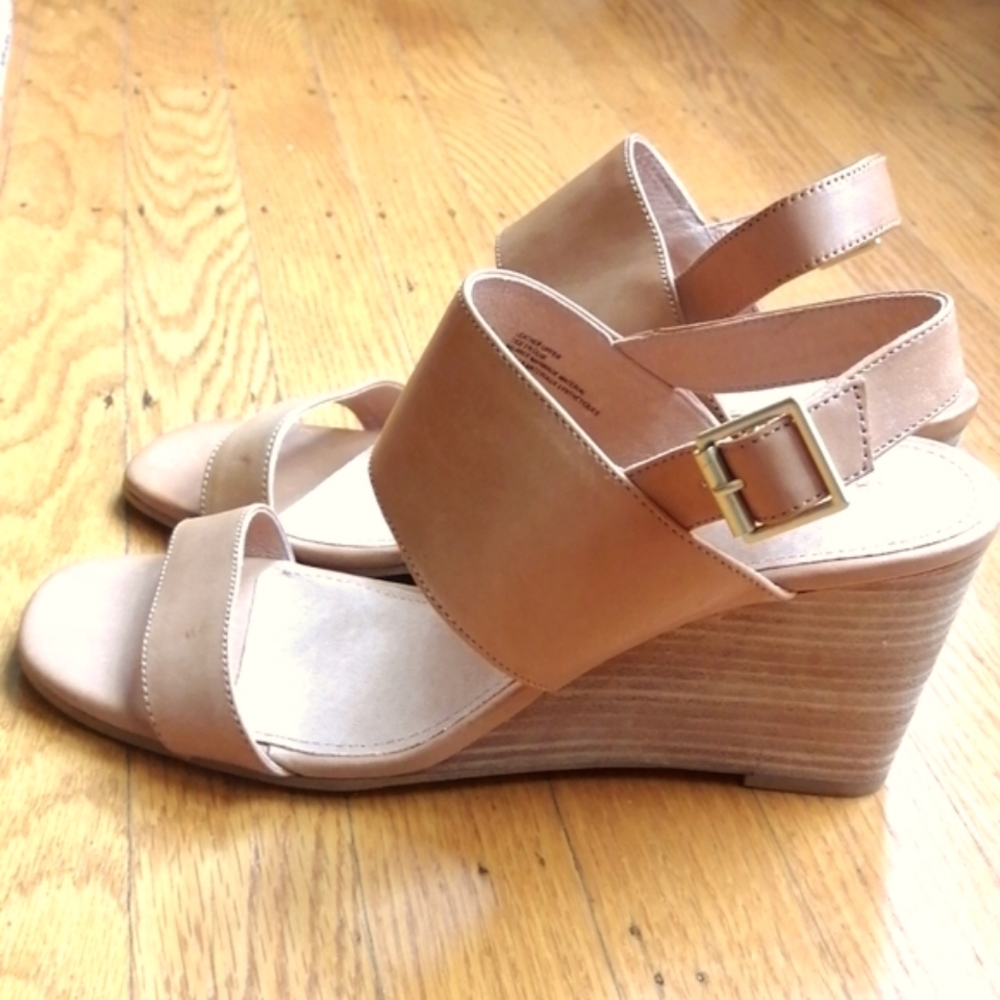 HALOGEN Aster Wedge Slingback Leather Sandal Size 9